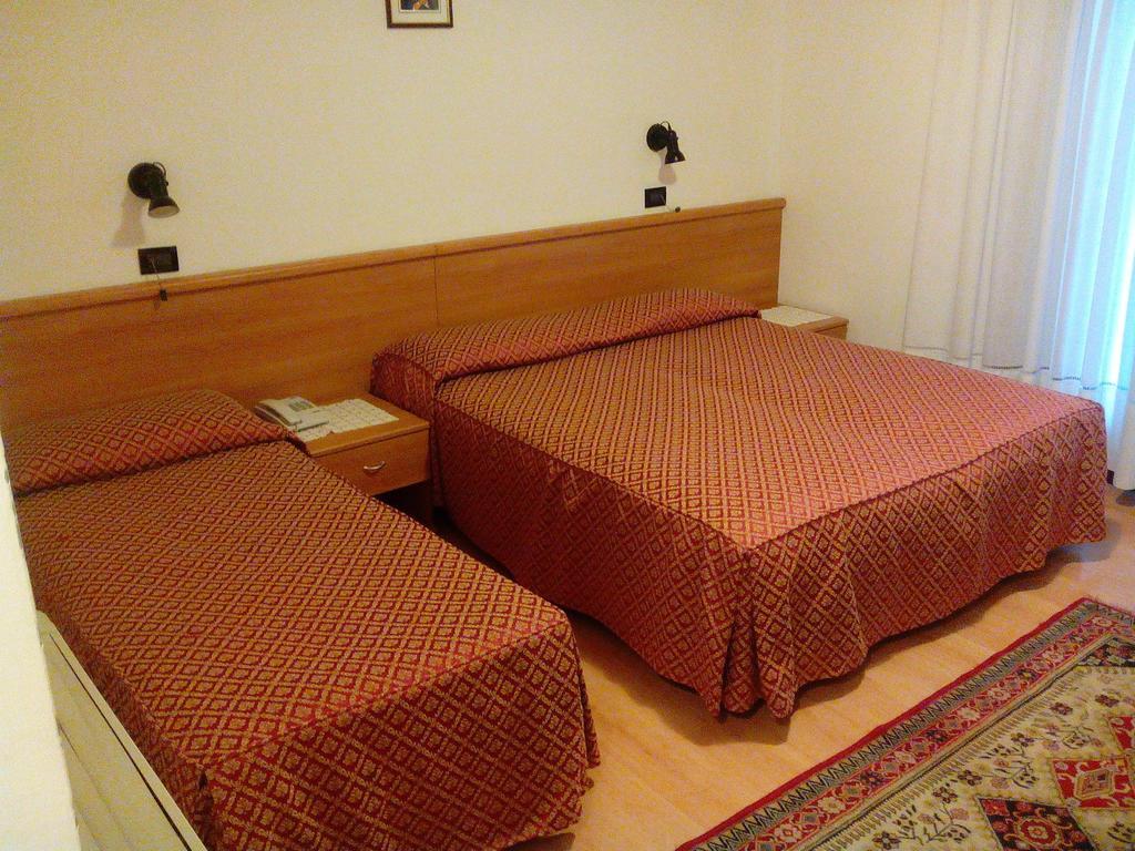 Albergo Alla Speranza Кастелфранко Венето Стая снимка